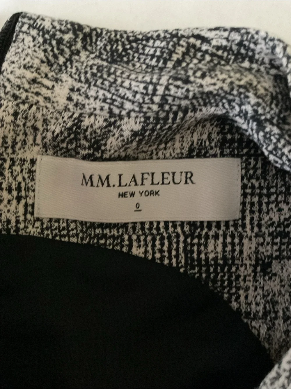 MM Lafleur Black and‎ White Textured V-Neck Sleeveless Sheath Dress
